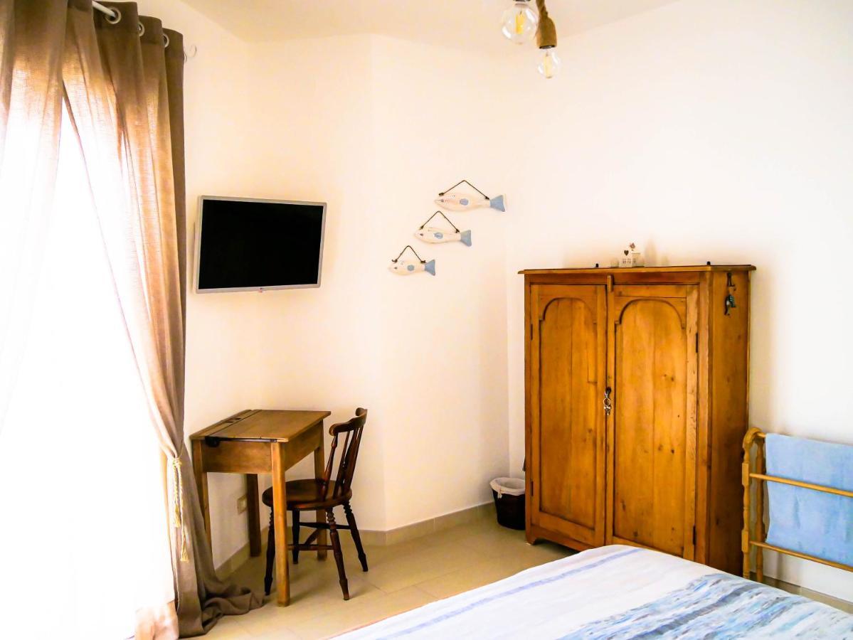 Cala Verdegiglio Home โมโนโปลี ภายนอก รูปภาพ